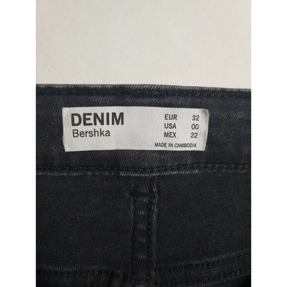 Bershka Women's 00 Super High Rise Cropped Raw Hem Black Denim Jeans - Picture 4 of 9